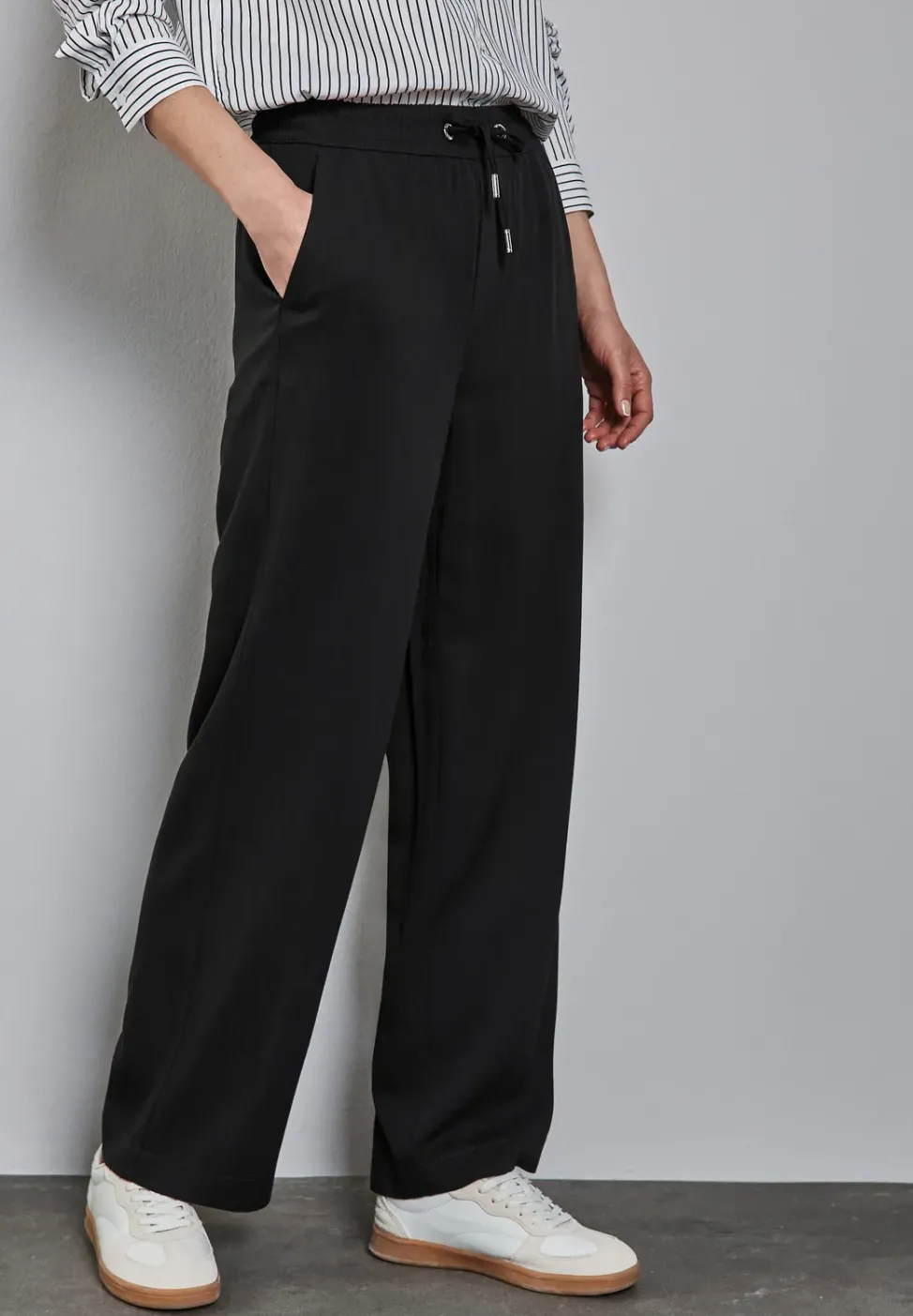 Wide Leg Twill Hose