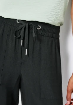 Wide Leg Crepe Hose
