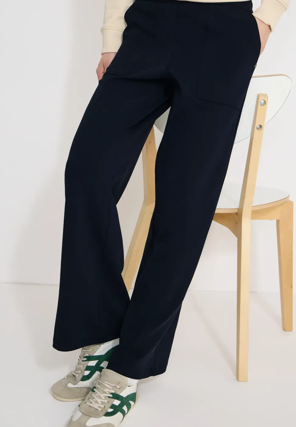Wide Leg Hose