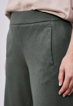 Wide Leg Hose
