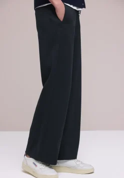 Wide Leg Hose