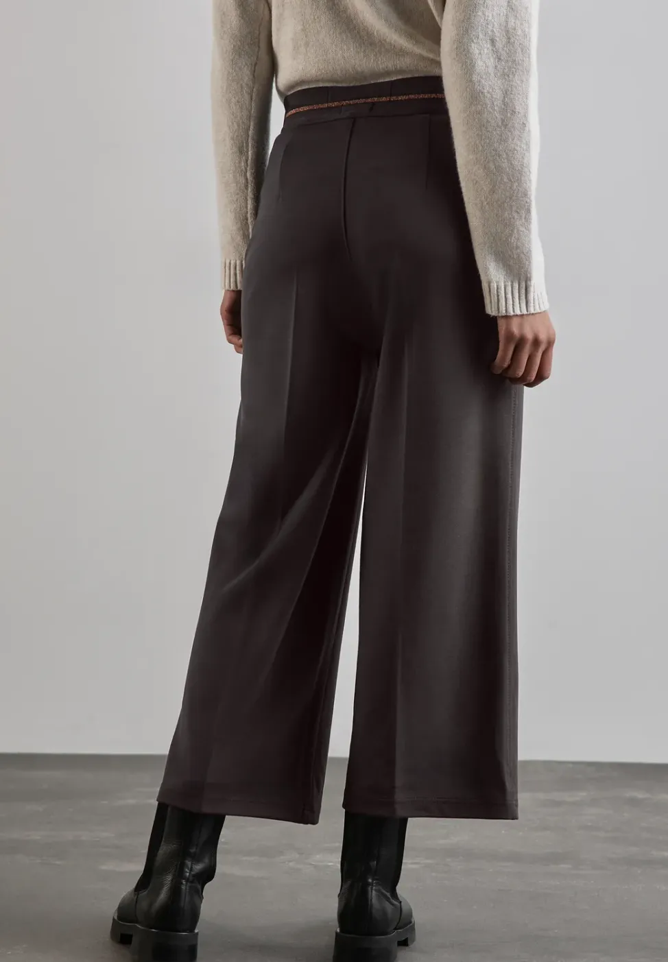7/8 Wide Leg Hose