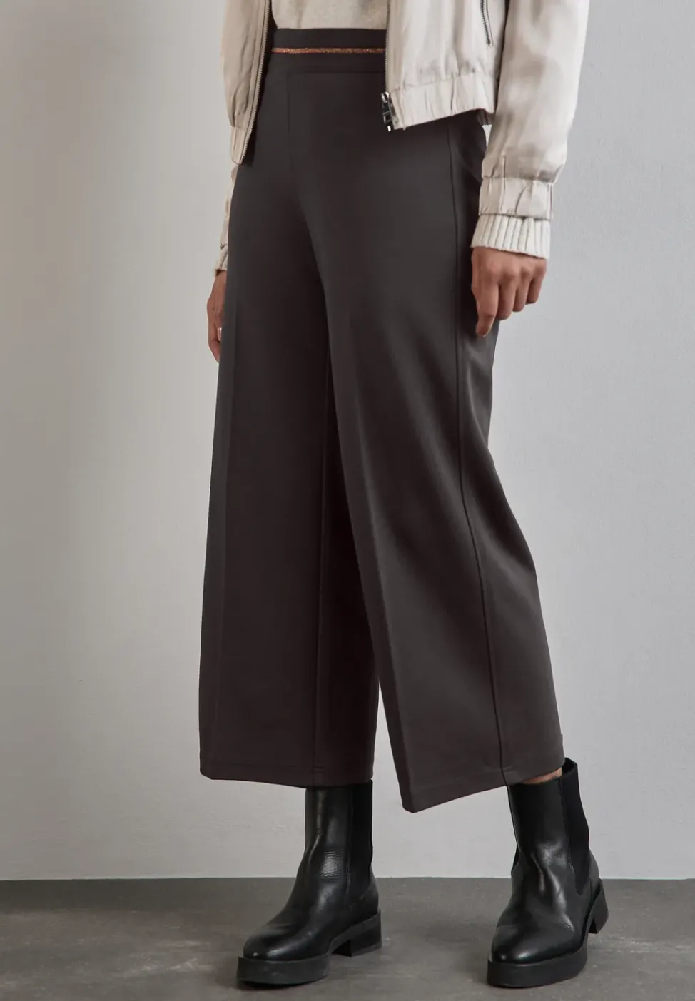 7/8 Wide Leg Hose