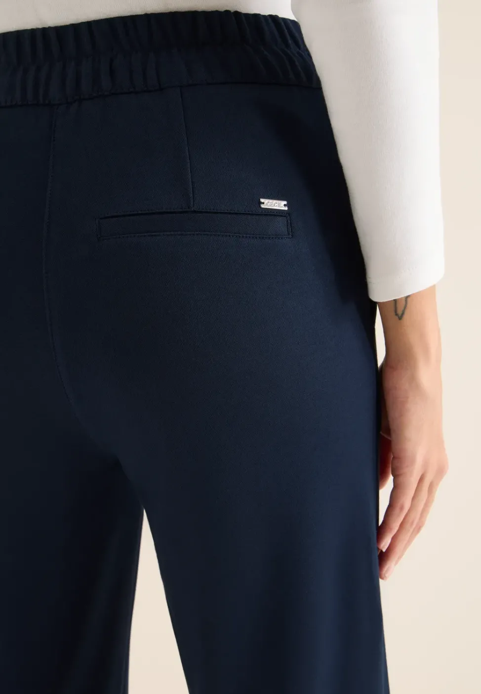 Wide Leg Hose