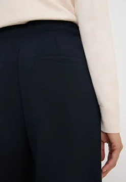 Wide Leg Hose