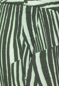 Wide Leg Hose