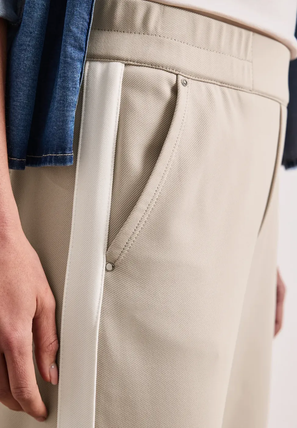 Wide Leg Hose mit Gallonstreifen