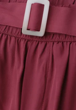 Wide Leg Hose mit Gürteldetail
