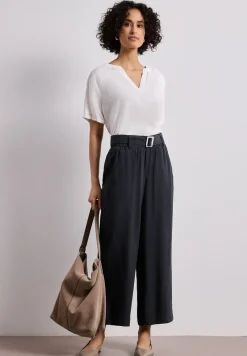 Wide Leg Hose mit Gürteldetail