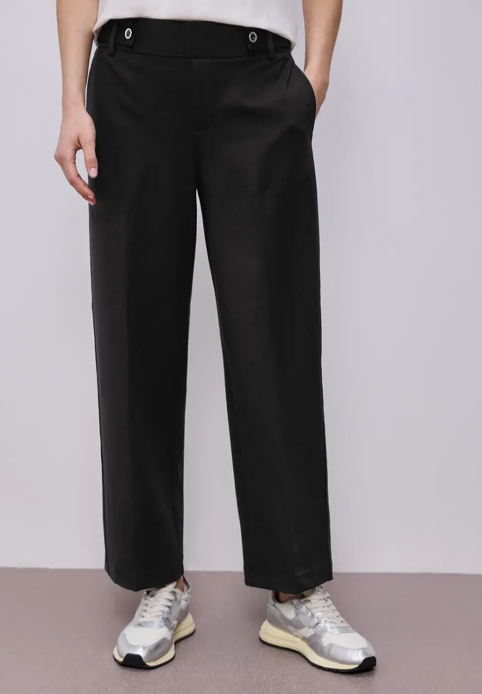 Wide Leg Hose mit Knopfdetail