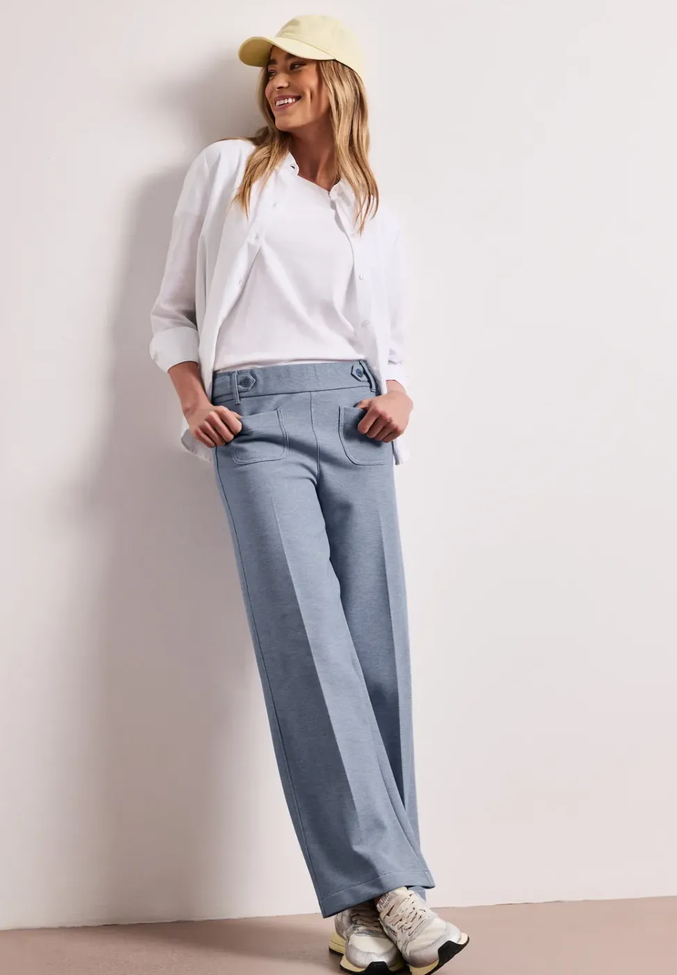 Wide Leg Hose mit Knopfdetails