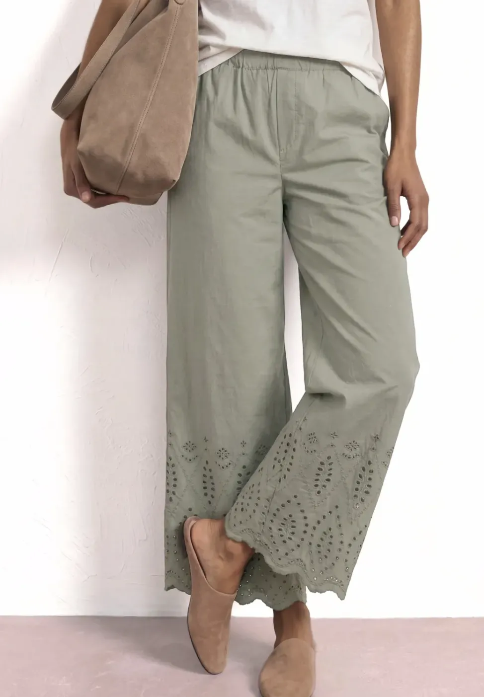 Wide Leg Hose mit Shiffley-Embroidery