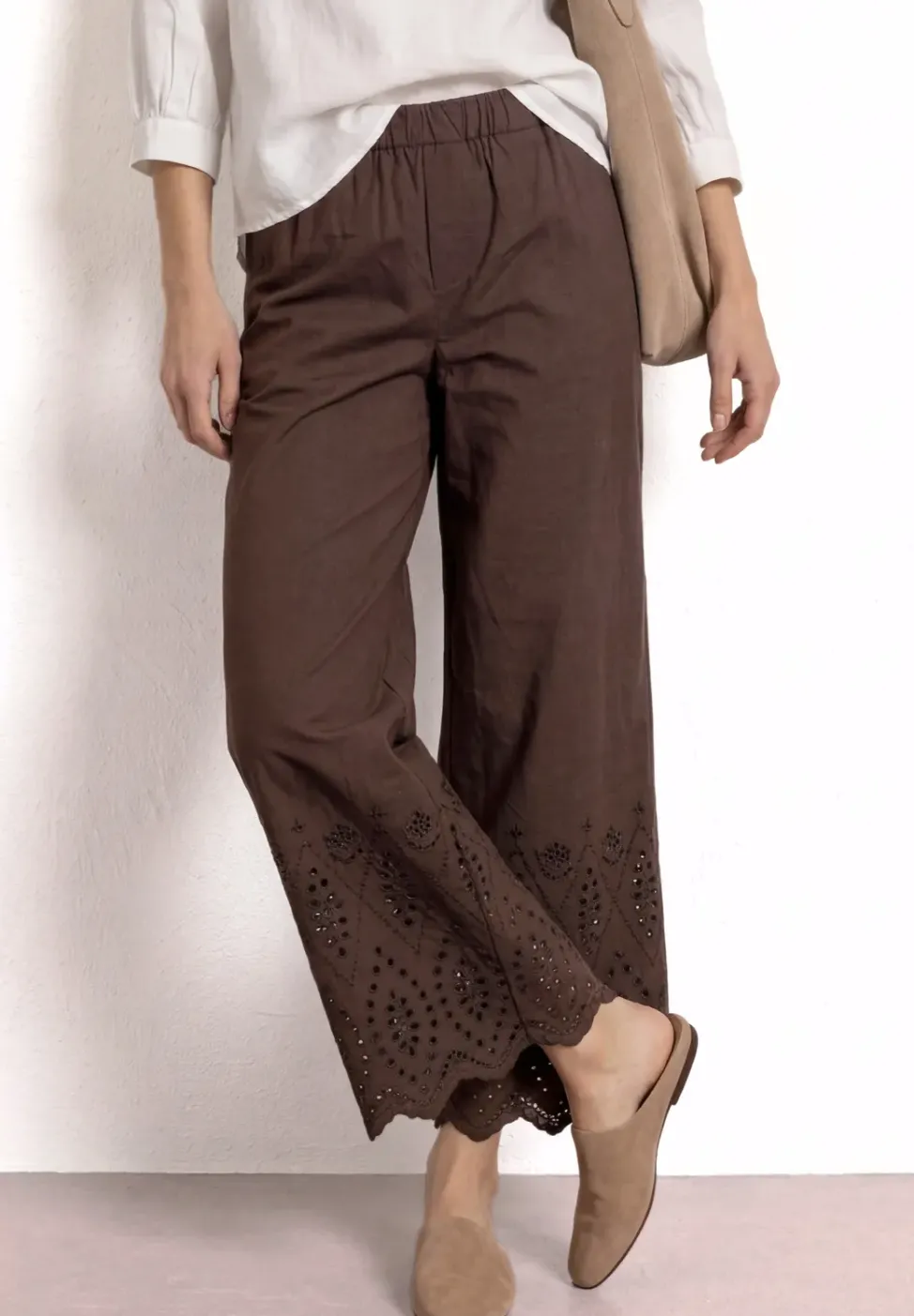 Wide Leg Hose mit Shiffley-Embroidery