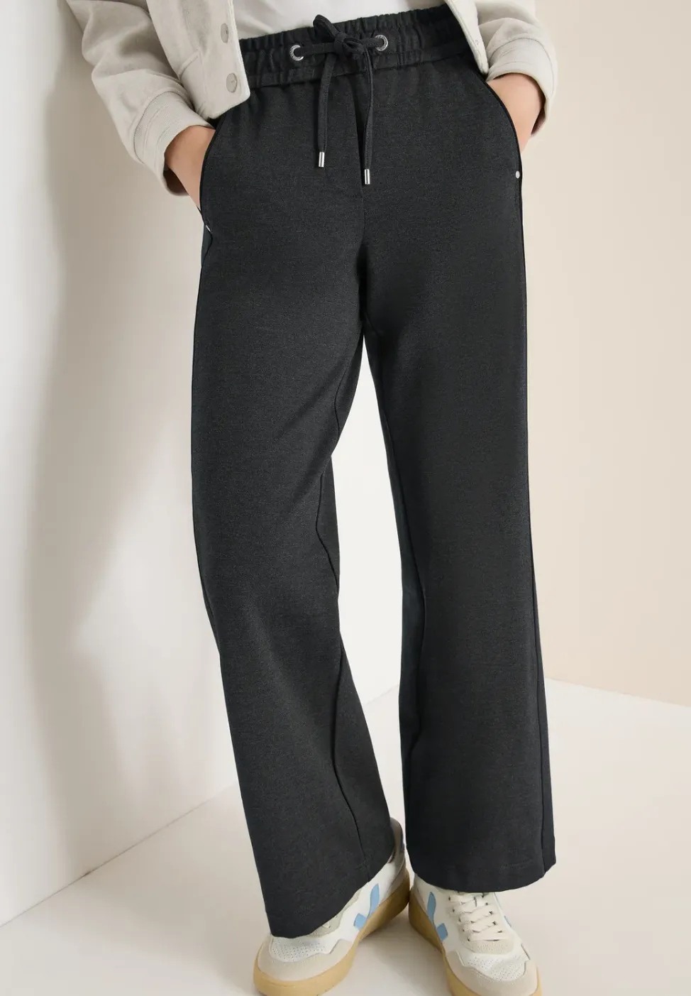 Wide Leg Hose mit Tape