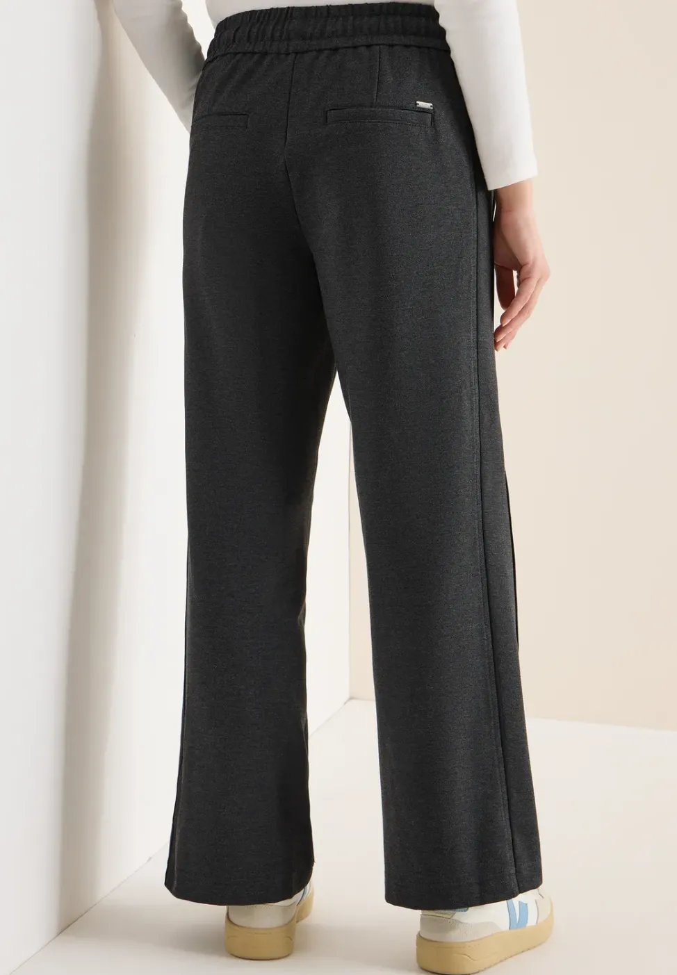 Wide Leg Hose mit Tape