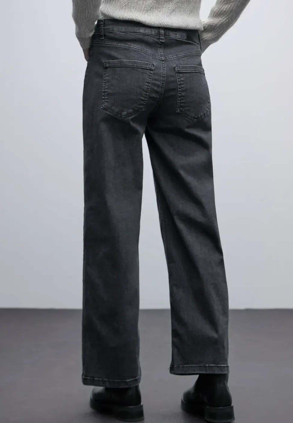 Wide Leg Jeans