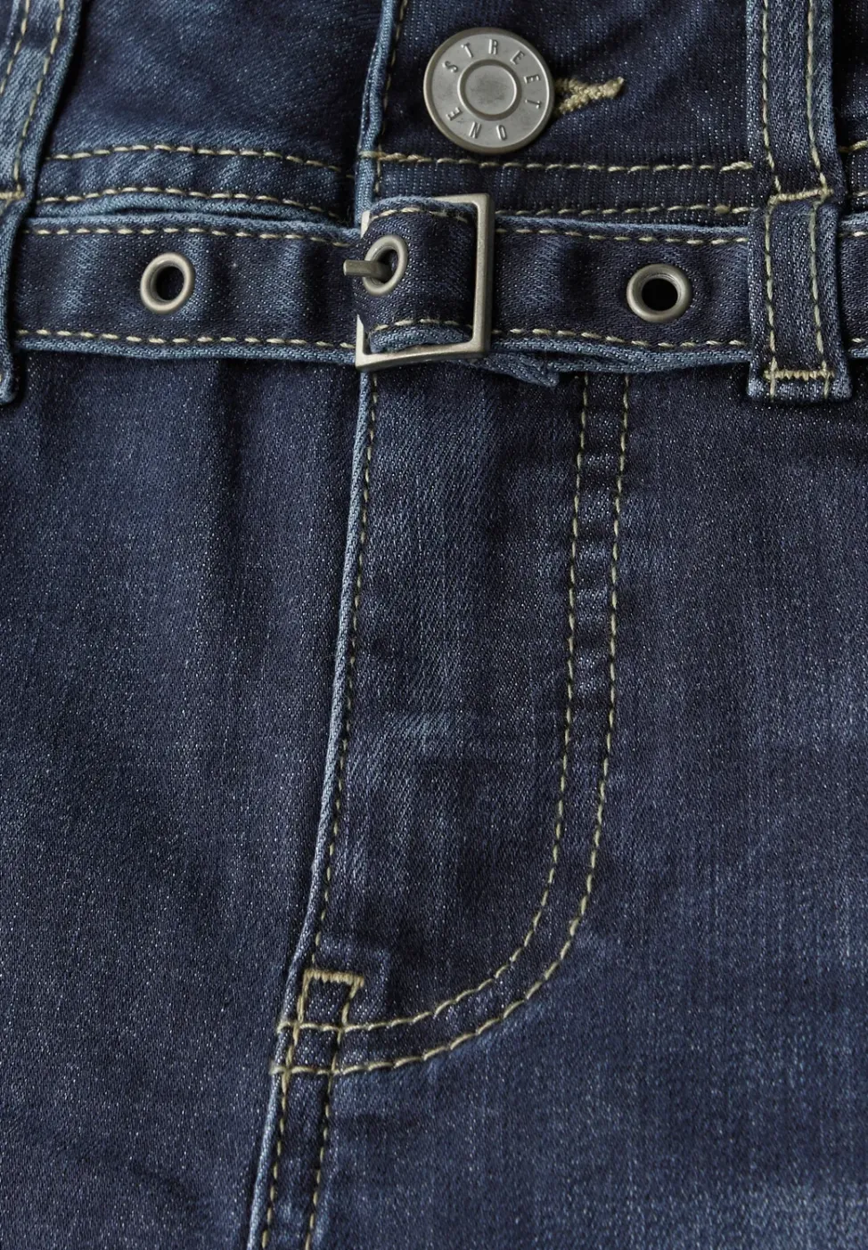 Wide Leg Jeans mit Gürtel