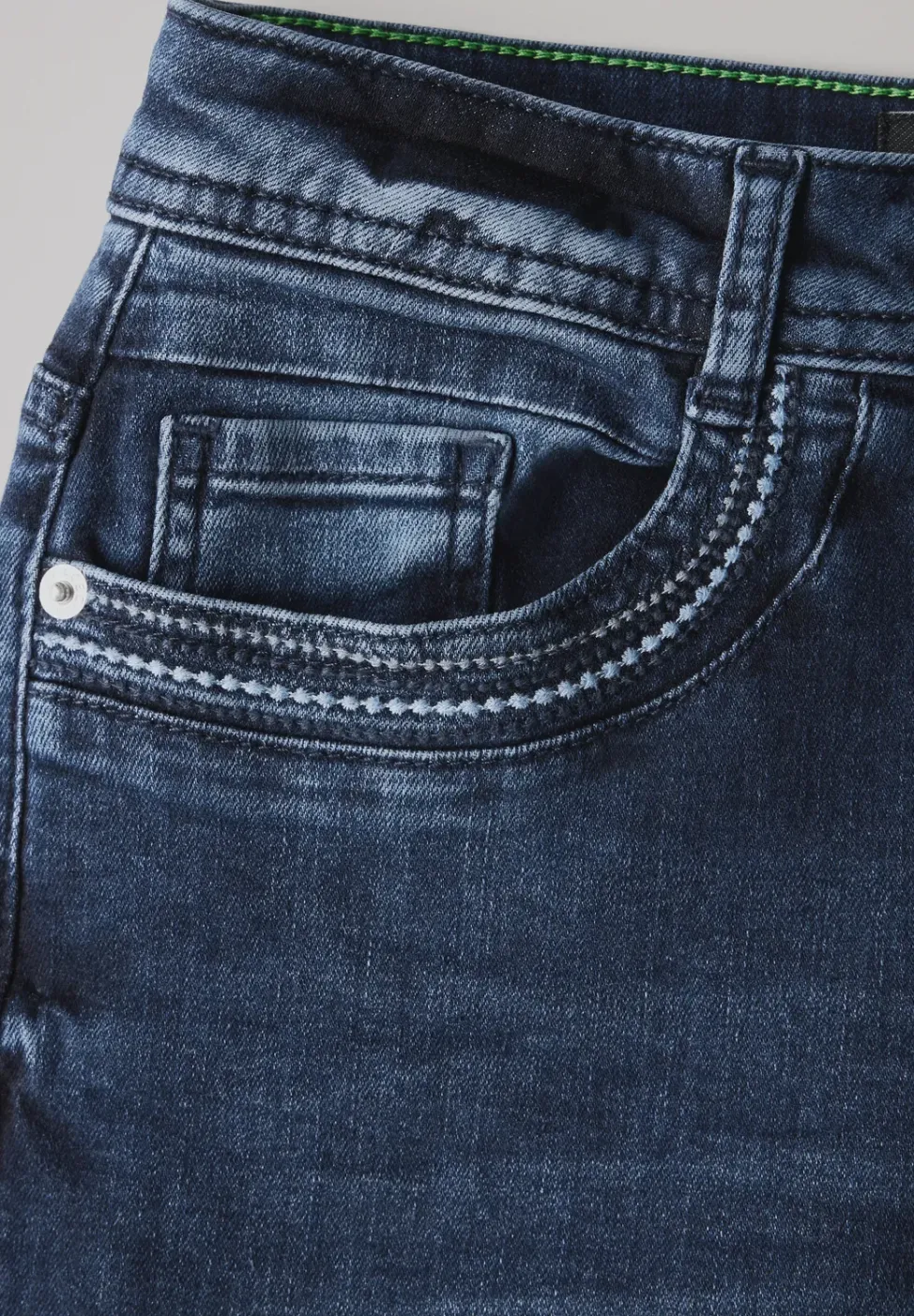 Wide Leg Jeans mit Stickerei