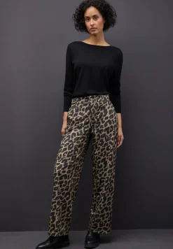 Wide Leg Leo Hose