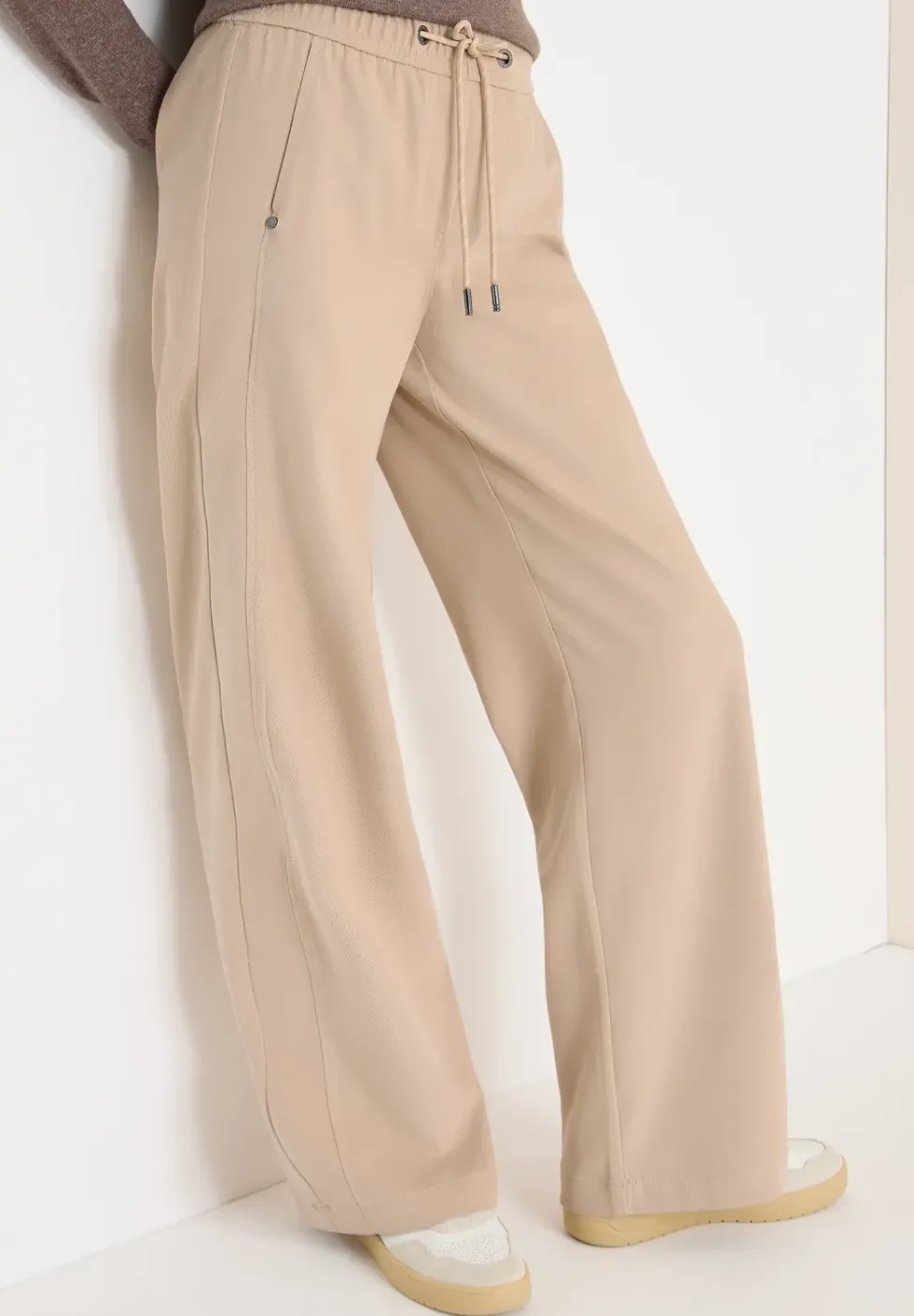 Wide Leg Twill Hose