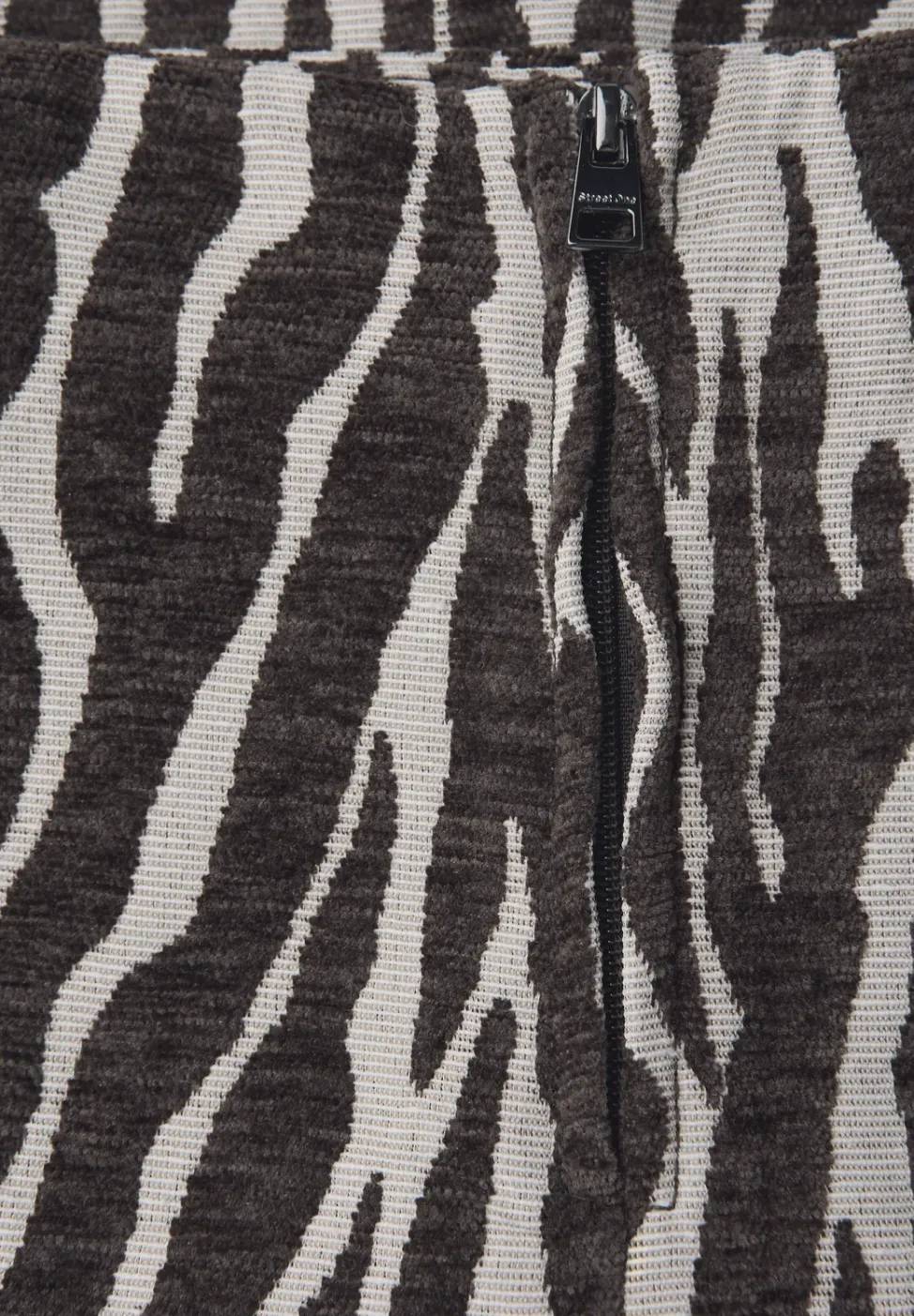 Zebra Jacquard Rock